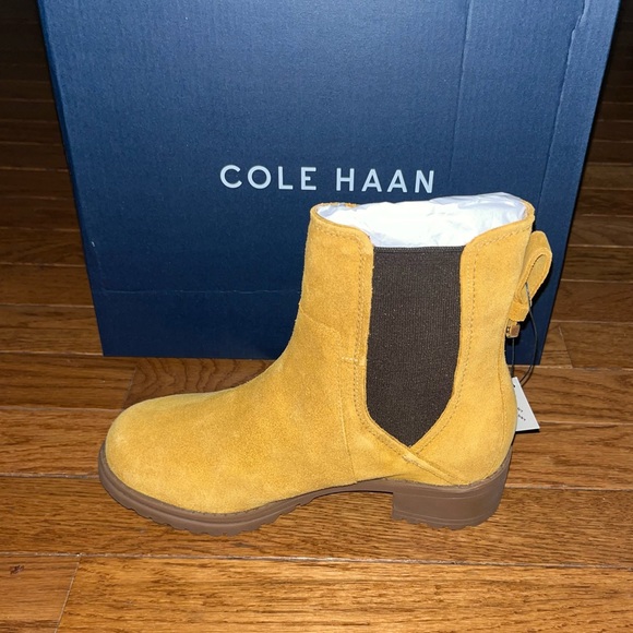 Cole Haan Suede Waterproof Camea Chelsea Boots Amber Color Women’s Size 5 - Picture 7 of 11